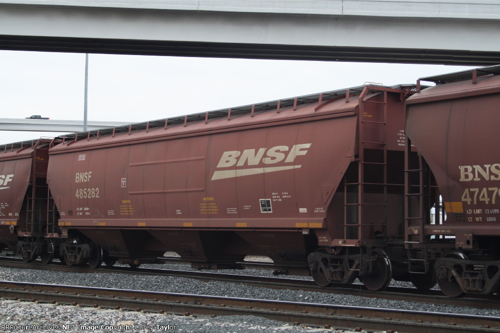 BNSF 485282